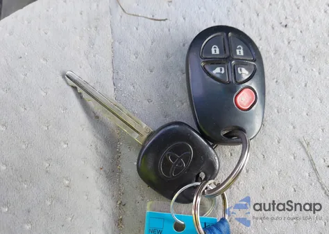 2012 Toyota Sienna Le V6 8 Passenger from USA, damaged, VIN 5TDKK3DC2CS238720